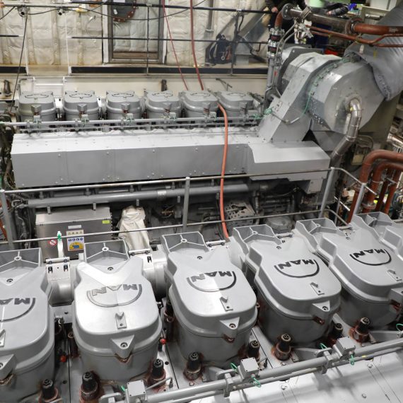 HMCS Harry DeWolf Diesel Generator Light-off 